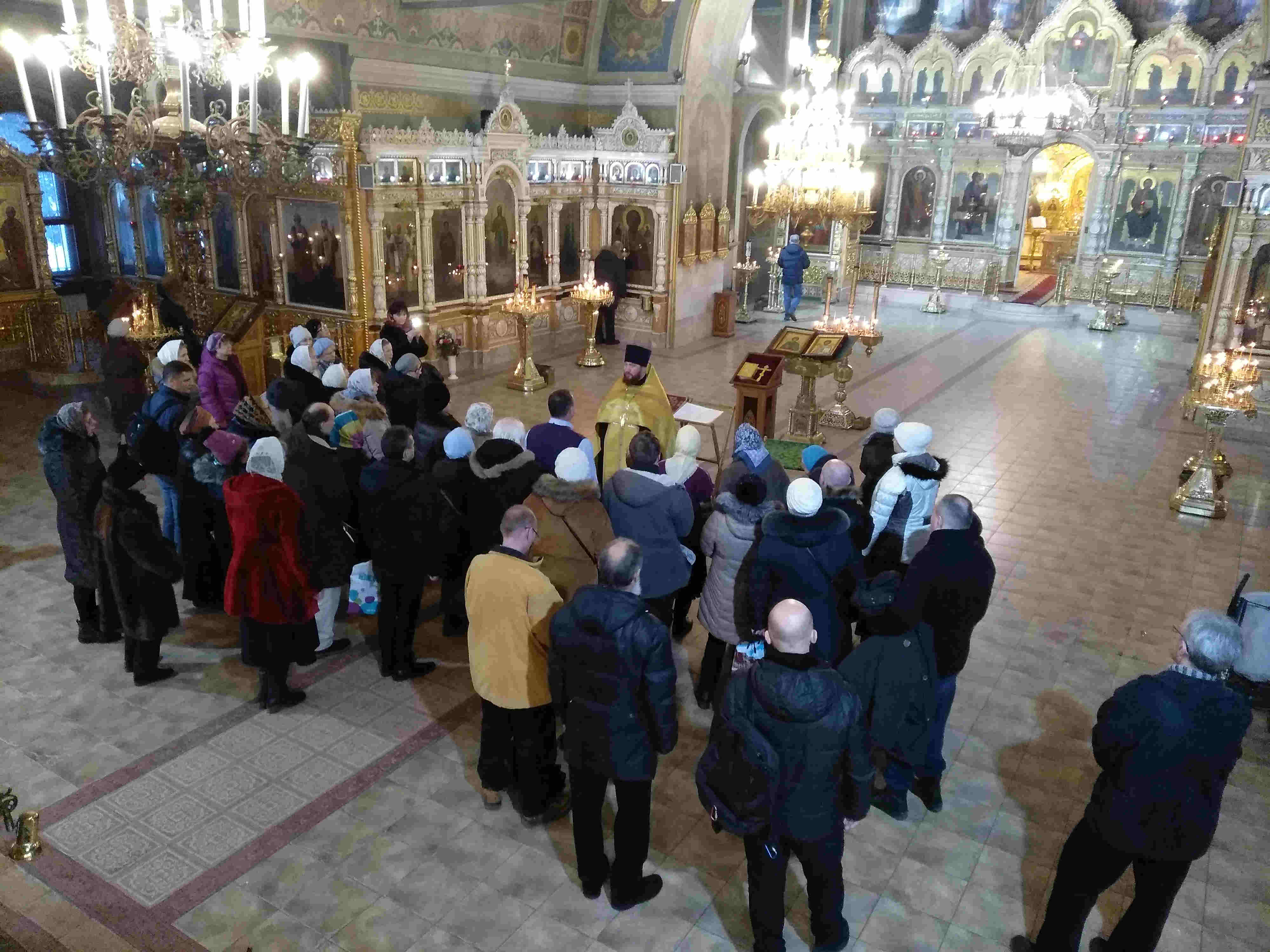 Расписание богослужений на соколе. Храм Всехсвятский на Соколе богослужение. Храма всех святых, Патриаршего подворья во Всехсвятском, на Соколе. Пасха храм на Соколе. Церковь обета.